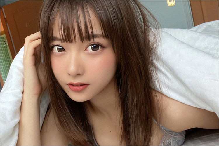 【まるぴ】ゼロイチの新星が大胆ショットで本格始動を報告の画像1