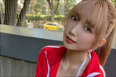 霜月めあ「赤ジャージの中の秘密」鮮烈のギャップに驚きの声