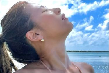 葉月あや、圧巻の常夏オフショットにファン大盛り上がり