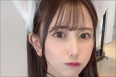 名取くるみ、可憐で妖艶な猫耳ビキニに思わずときめくファン続出