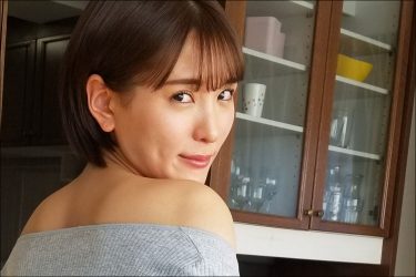 朝比奈祐未、最新DVDで丸出しハレンチ社長秘書！