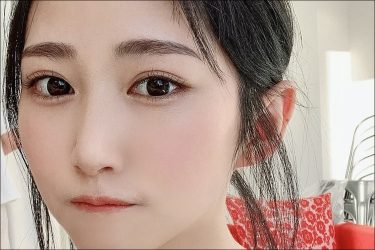 川瀬もえ、デコ出し可憐オフショットで生々しい色香