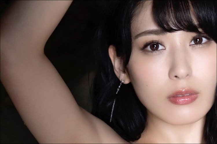 金子智美、R18グラドルの矜持…アートな裸身を堂々公開の画像1