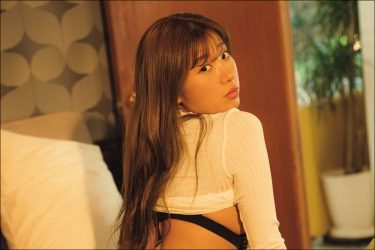 葉月あや、極上ヒップラインの誘惑バックショット！