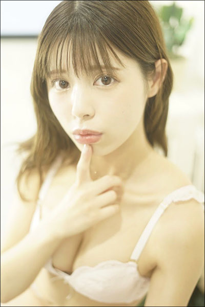 加納葉月、ランジェリー姿でおねだり艶ツイートの画像1