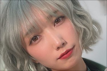 ギャルレイヤー・霜月めあ、ハリポタコスプレからの黒ランジェリーショット