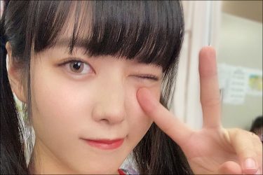 東雲うみ、圧巻ボリュームの谷間と激烈可愛いウィンクピースで元気注入