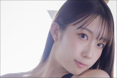 「スゴい水着…透ケ…」大河もも、思わず凝視のドキドキ水着ショット公開