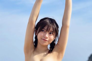 逸材美女・まるぴ、瑞々しいボディ輝く三つ編み水着カット公開
