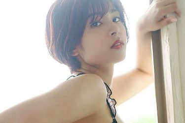 藤井マリー、100センチ美ヒップ丸見え穴あきジーンズカット