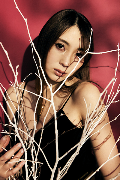 【森咲智美】妖しく魔性なコスプレグラビアの画像10