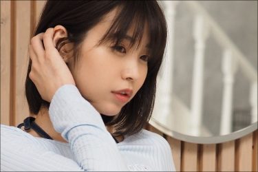 「前と後ろどっちがすき？」真中つぐ、悩ましげに桃尻大開放