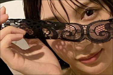 雪平莉左、濡色とろける艶バスト…妖しく浸る令和最高の美ボディに絶賛の嵐