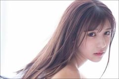 夏本あさみ、ランジェリーからあふれる美しいヒップ…無防備な寝起きショット