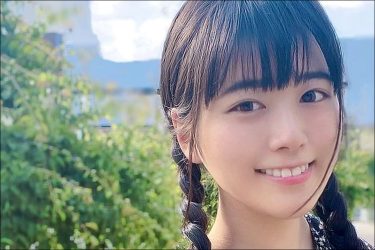 東雲うみ、パイスラッシュ！ ツインテ×ワンピのデート風写真が実に破壊力満点