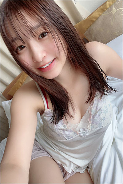 我妻ゆりか︎︎、清らかな色香漂う微笑みの天使の画像1