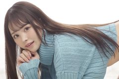 七瀬ルナ、奇跡のグラドルの奇跡の1枚…極上Zラインの四つん這いショット