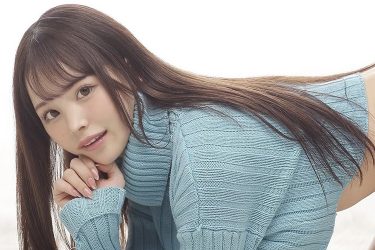 七瀬ルナ、奇跡のグラドルの奇跡の1枚…極上Zラインの四つん這いショット