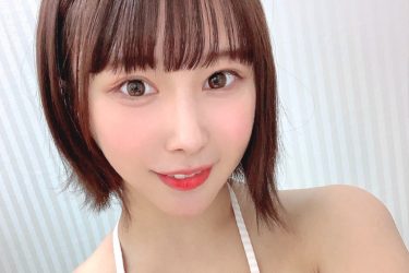 「ひなぽぽのたわわをどうぞ」日向葵衣、寄せて上げての高圧美谷間ショット