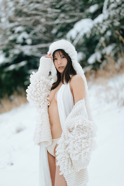 「史上最大露出」彩川ひなの、魅惑のボディと素顔を可憐に大胆にの画像5