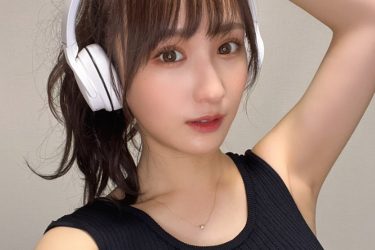 伊藤愛真、ふっくら美バストと柔らか生ワキ…フェチな自撮りにファン歓喜