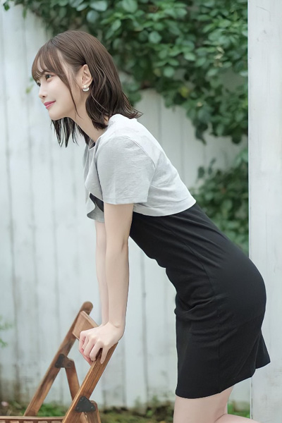 新谷姫加、タイトワンピに浮き上がる無意識の美ヒップラインの画像1