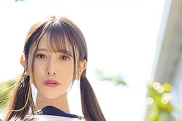 名取くるみ、熱中症の注意喚起でファンを火照らせる…脱ぎかけの最強ボディが大拡散