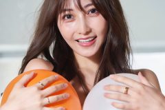 「理想のお姉さん」辻りりさ、風船バストと驚きのくびれ