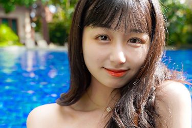 くりえみ、いいね必択のリゾート水着ショット