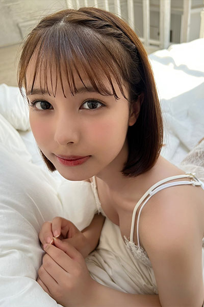 宮崎あみさ、甘めと強め…柔らかな笑みと挑発的な美貌の画像3