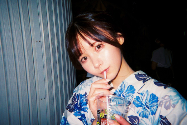 けんけん、エモさ爆発！ インスタントカメラにおさめた夏祭りデートの画像2