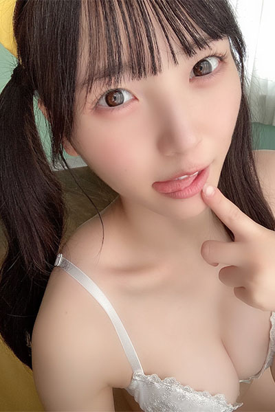 由良ゆら、王道アイドルの真っ白な美バストの画像2