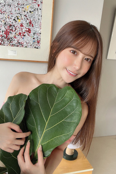 名取くるみ、素肌を葉っぱで隠した妖精ショットの画像2