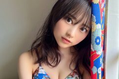 宇咲、美貌と谷間をキュート＆クールに2連発