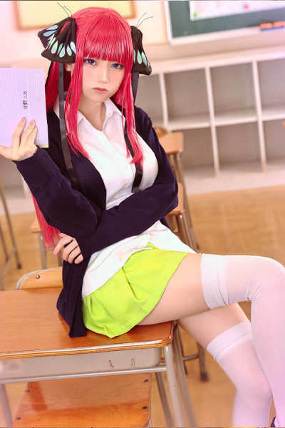 人気レイヤー・あかせあかり、中野二乃のコスプレ再現度高すぎの画像2