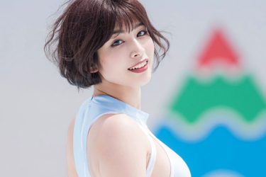 藤井マリー、砂時計ボディ輝く爽やかハイレグショット