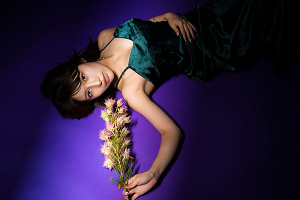 琴井ありさオリジナルグラビア「花と紫、艶と咲く」の画像17