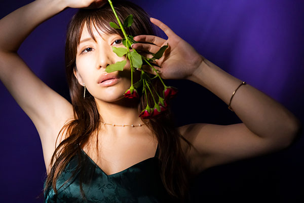 琴井ありさオリジナルグラビア「花と紫、艶と咲く」の画像15