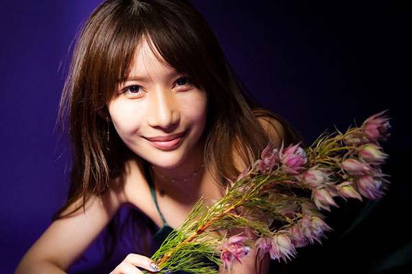 琴井ありさオリジナルグラビア「花と紫、艶と咲く」の画像12