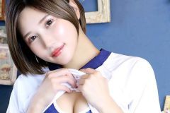 朝比奈りる、禁断のハイレグブルマで美谷間チラリ