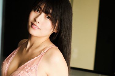 ちとせよしの、瞳と谷間に吸い込まれそうな極上ランジェリーカット3連発