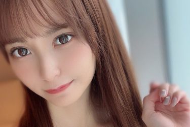 花咲れあ、愛らしさ爆発！ 美貌と美胸の胸キュン自撮り