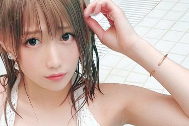 篠原みなみ、あざとくて可愛くて…ときめきの純白水着ショット
