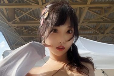 日下部ほたる、パールの貝殻ビキニで女神級ボディ