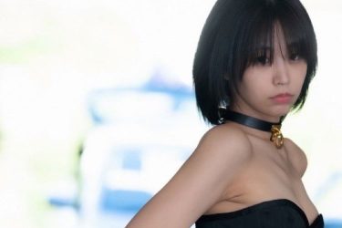 真中つぐ、ハードに生ヒップあらわ…コルセットとデニムの誘惑
