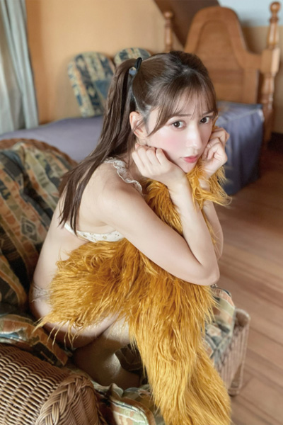 快進撃続く雪平莉左、ちょこんと美ボディちら見せの画像2