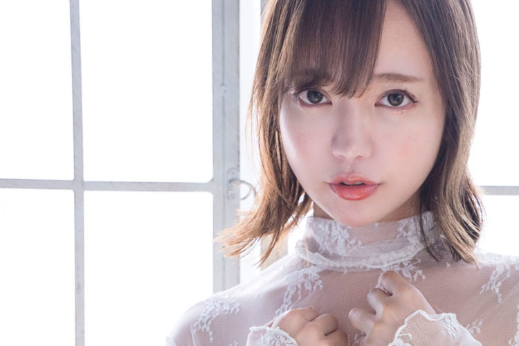 鎌田紘子、透明感しかない…素肌にレース1枚のスケスケ魔力の画像1