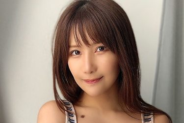 「だって履いてないんだもん」琴井ありさ、ピチピチもじもじチラリでファン悩殺