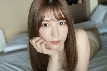 雪平莉左、ベッドの上から…完璧なルックスと濃厚な色香でファン圧倒