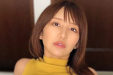 琴井ありさ、挑発チラリでサボり誘発…純白ブラを大胆露出